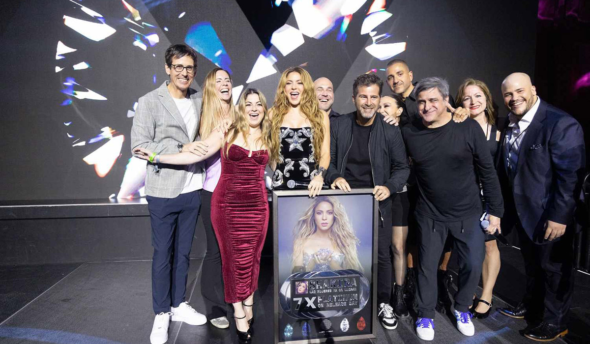 Shakira Es Condecorada Por Su Nuevo Lbum Las Mujeres Ya No Lloran