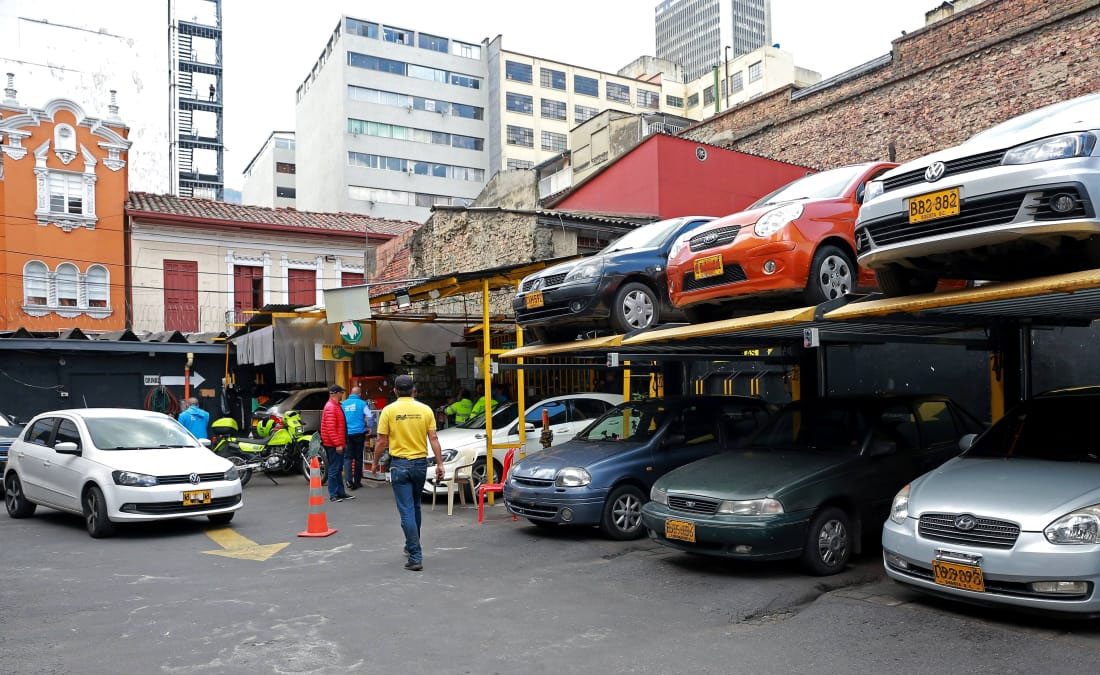 Parqueaderos de Bogotá/El Carro Colombiano