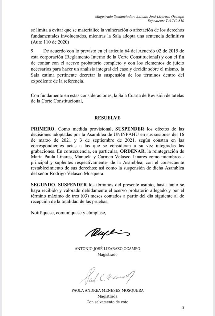 Facsimil de la primera página de la decisión de la Corte Constitucional