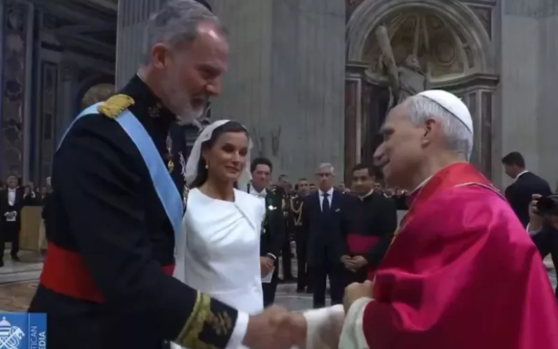 Los reyes de España saludan al papa León XIV