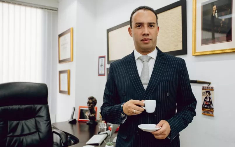 abogado Víctor Mosquera 