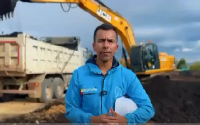 Gobernador Jorge Rey desde obras del Regiotram