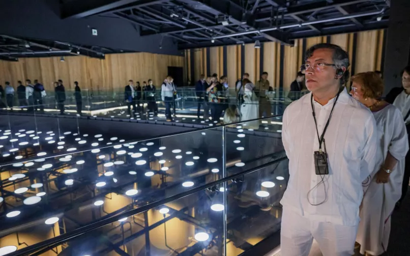 gustavo petro en osaka