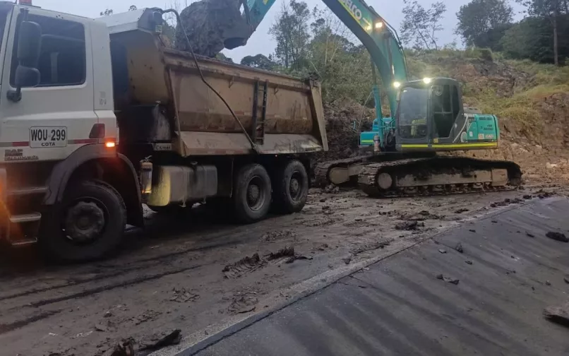 deslizamiento via al llano