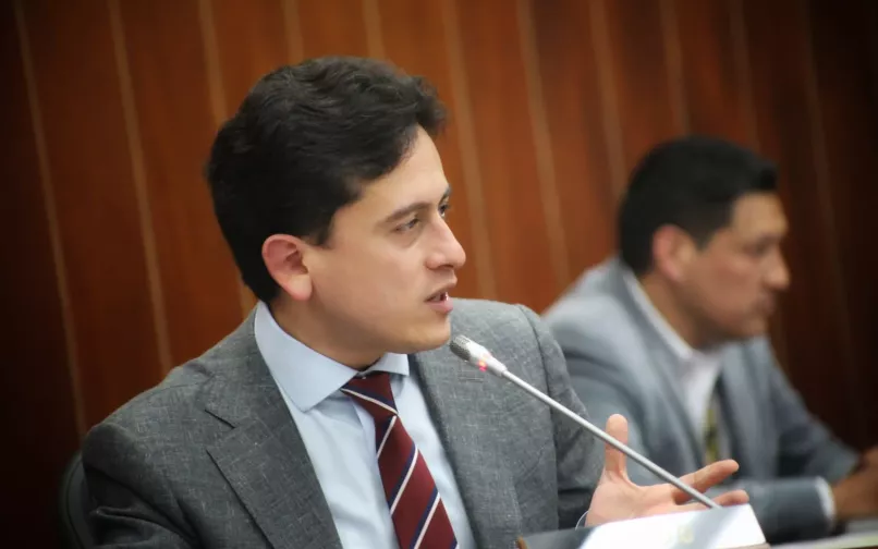 luis carlos reyes denunciaria a petro