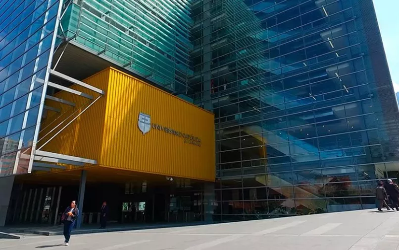 La Universidad Católica es una de las principales instituciones académicas del país.