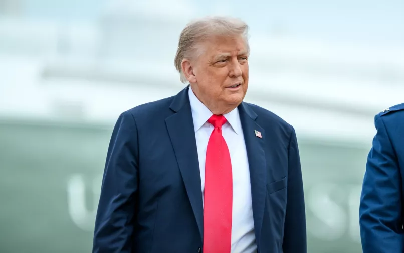 donald trump aremete contra petro 