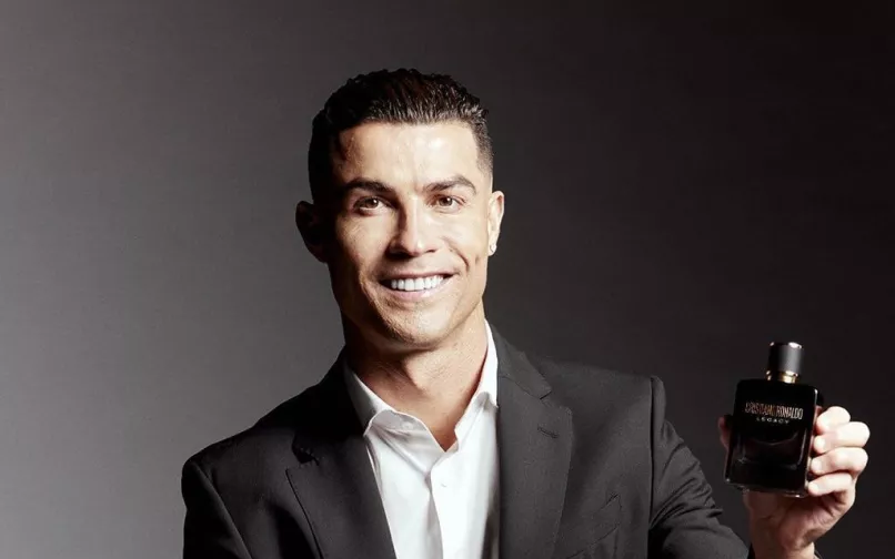 cristiano ronaldo record futbolista mas rico