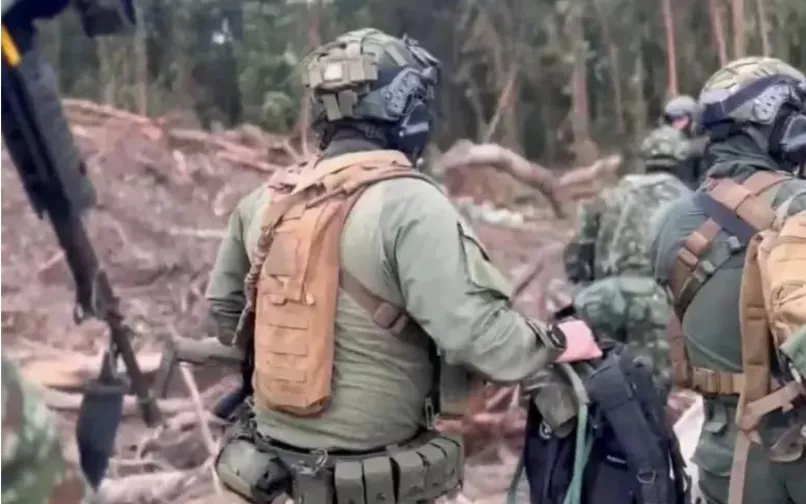 Helicóptero impactado 25