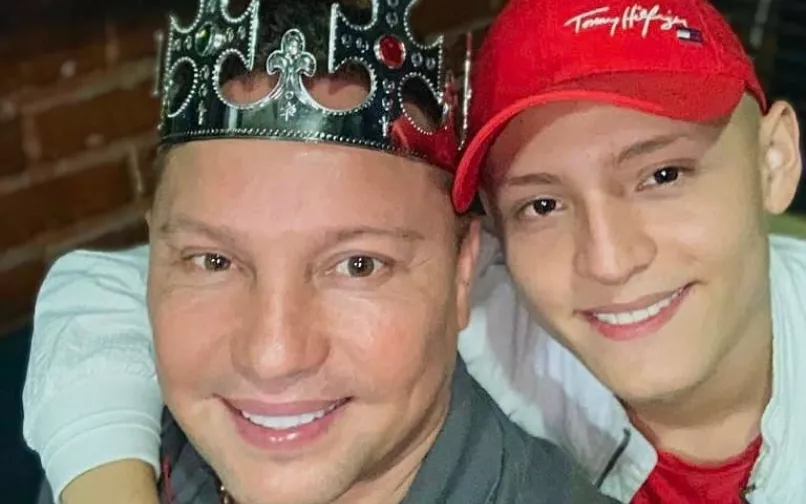 Giovanny Ayala y su hijo Miguel Ayala 25
