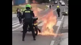 Moto incendiada