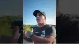 Alcalde de Barranquilla, Alejandro Char, en la entrega de vehículos a bicitaxistas