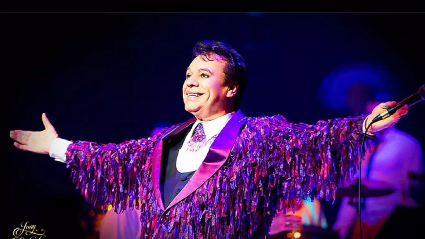 Nuevos datos de espionaje contra el cantante Juan Gabriel en México