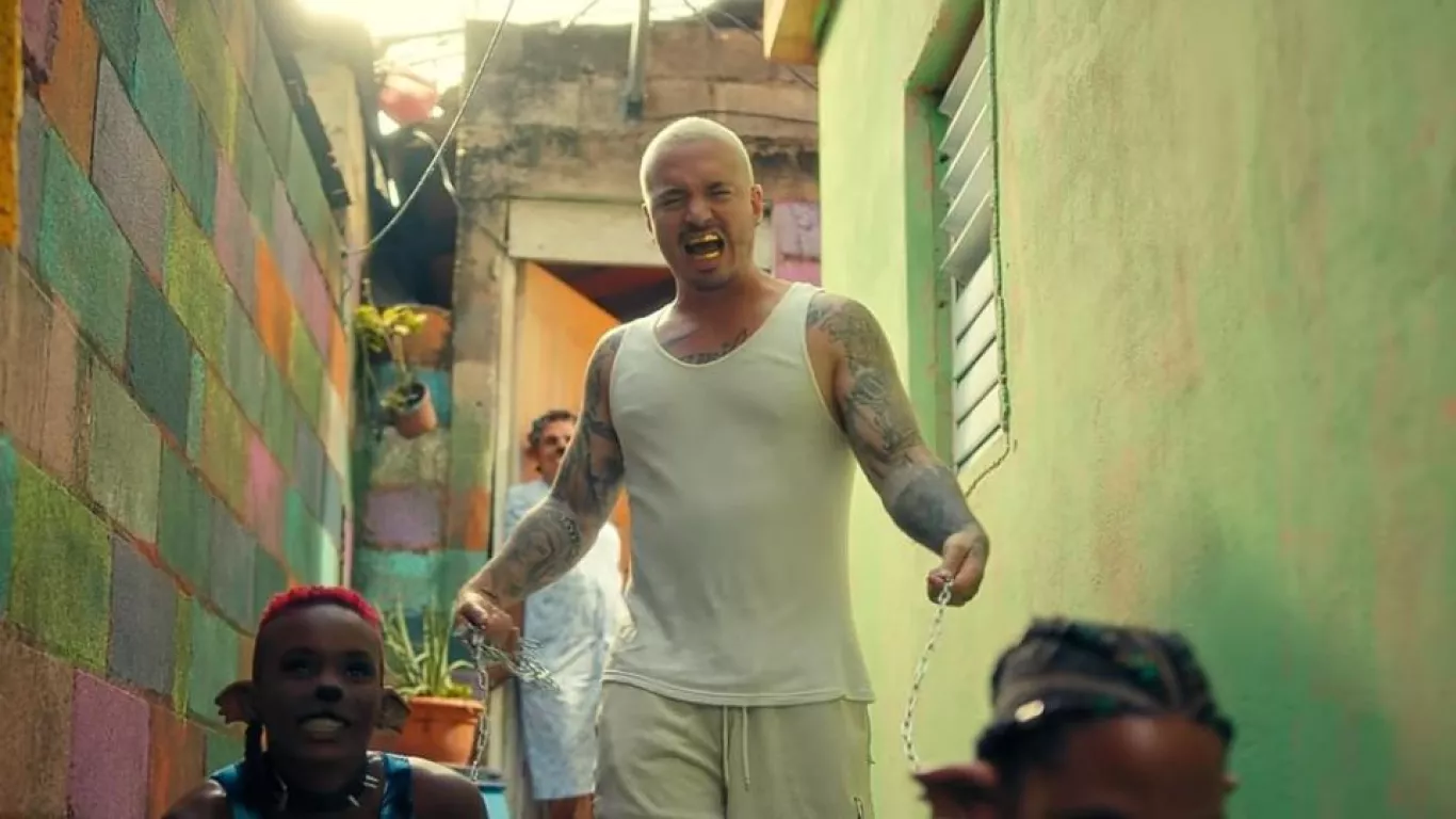 J Balvin no deberá pedir disculpas por canción 'Perra'