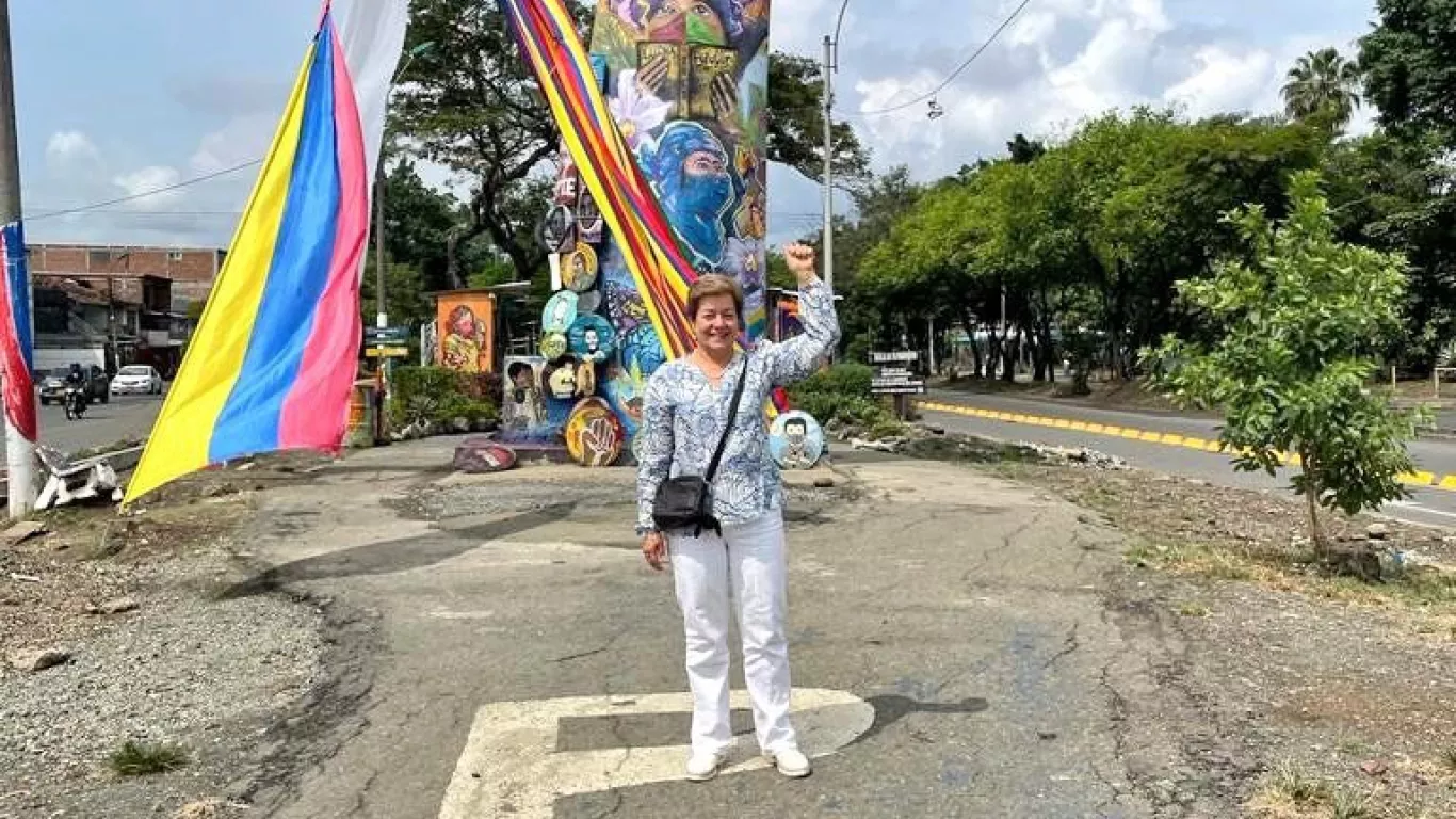 Ministra de Trabajo causa revuelo por visitar el monumento a la resistencia de Cali