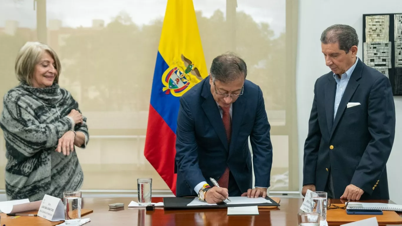 FIRMA DE PACTO GOBIERNO Y FEDEGÁN