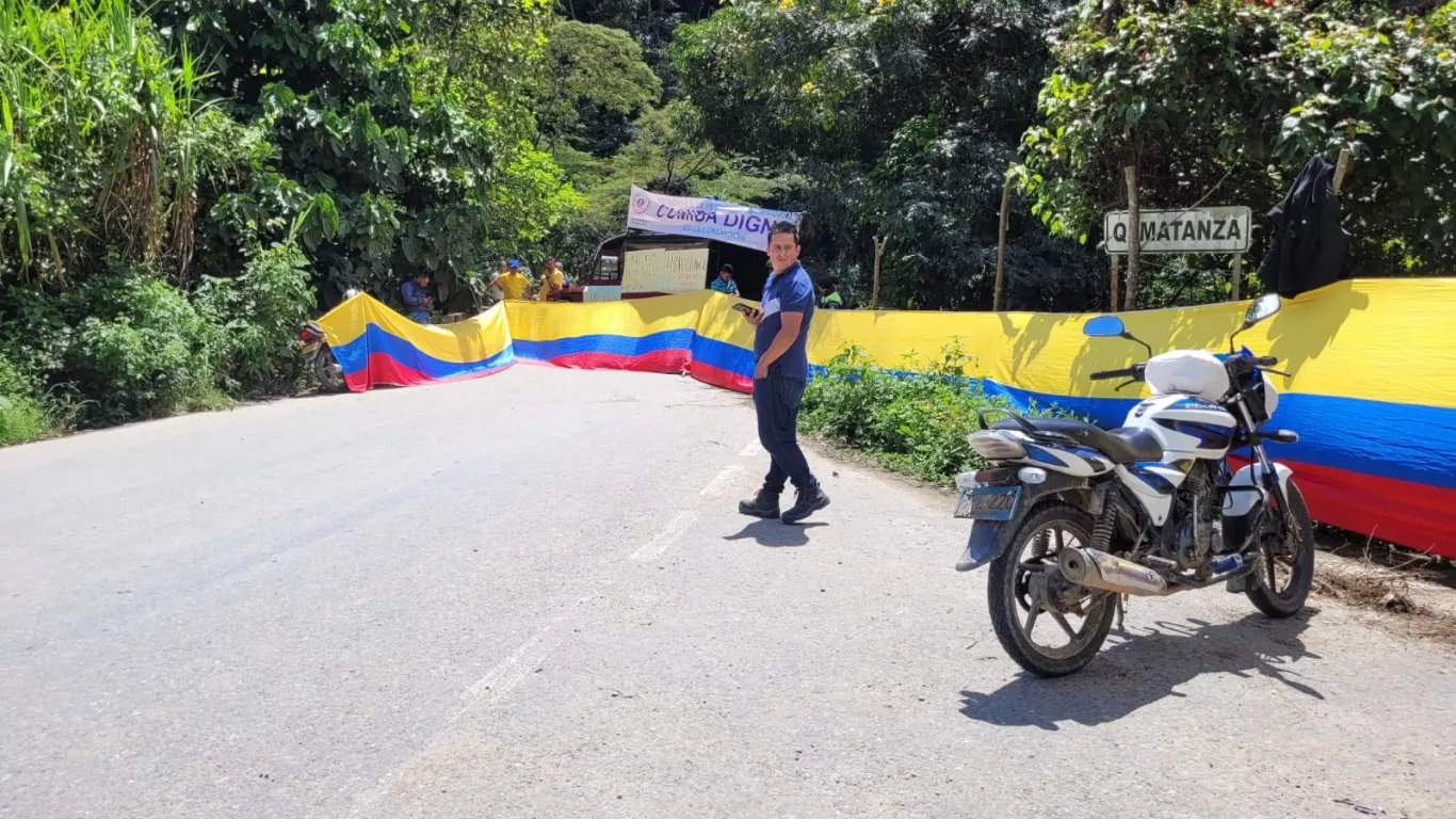 Por mal estado en la vía que conduce hacia Toledo, en el norte de Antioquia