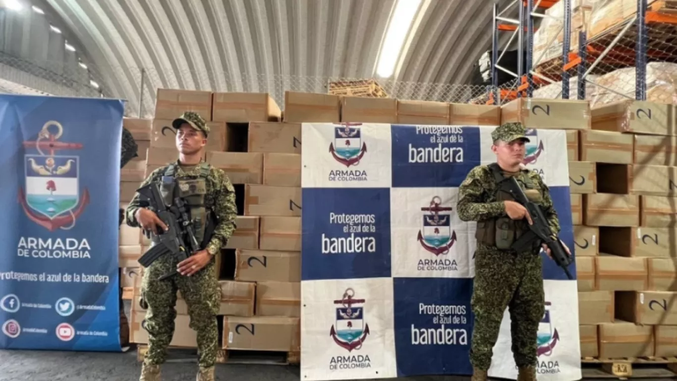 Encuentran tractomulas cargadas con contrabando