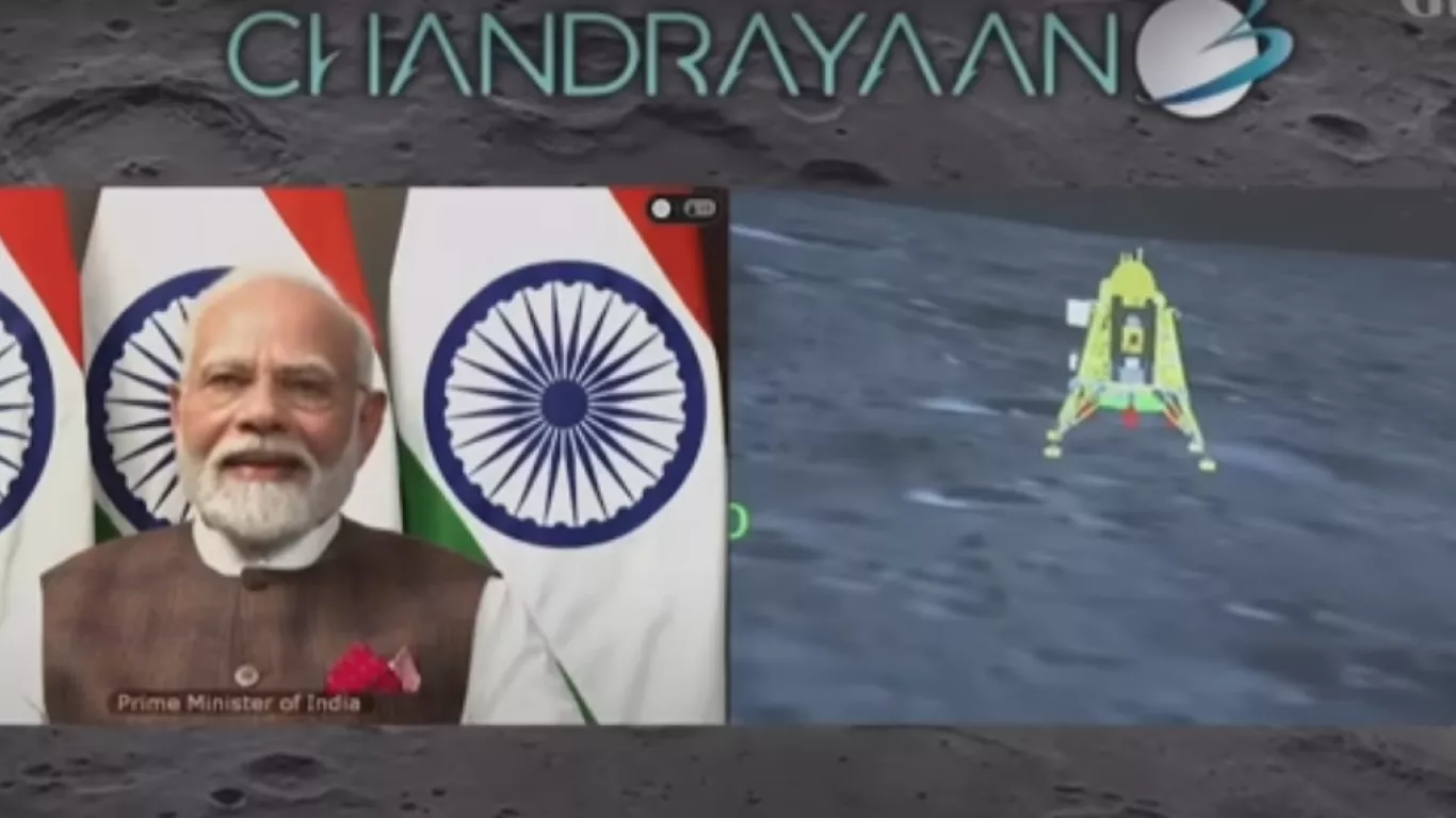 INDIA EN LA LUNA