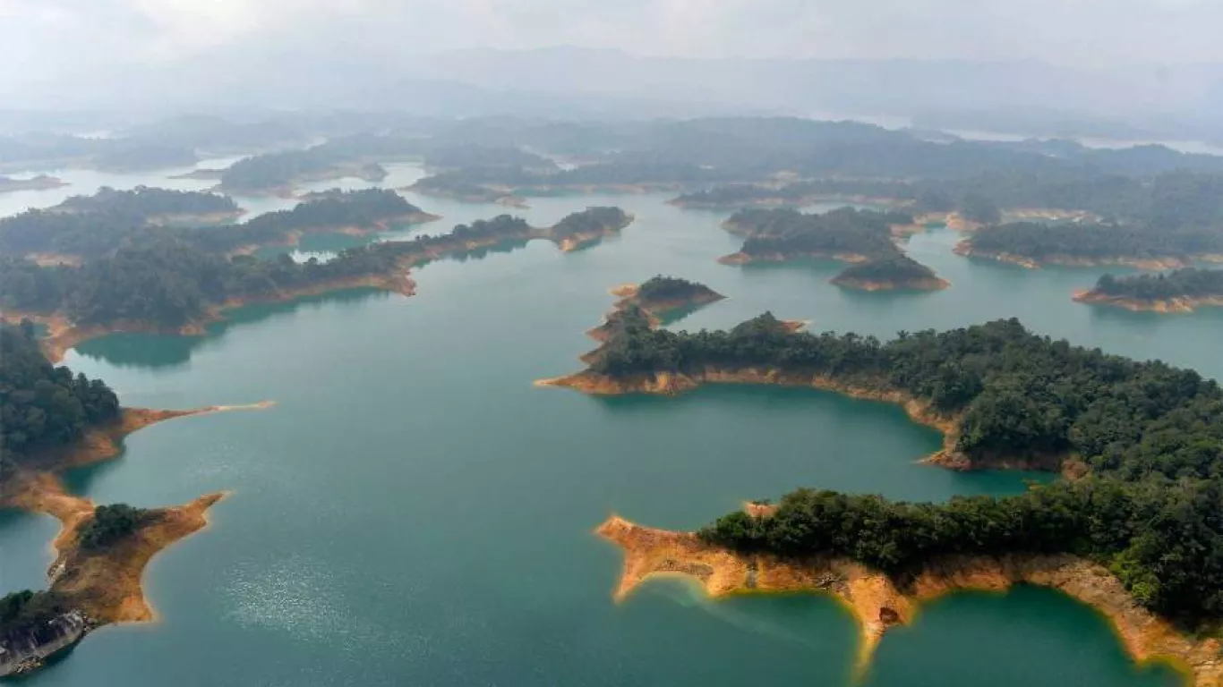 Embalse colombia 1