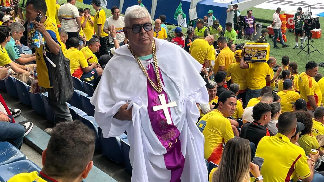 Sacerdote partido Colombia vs Chile 