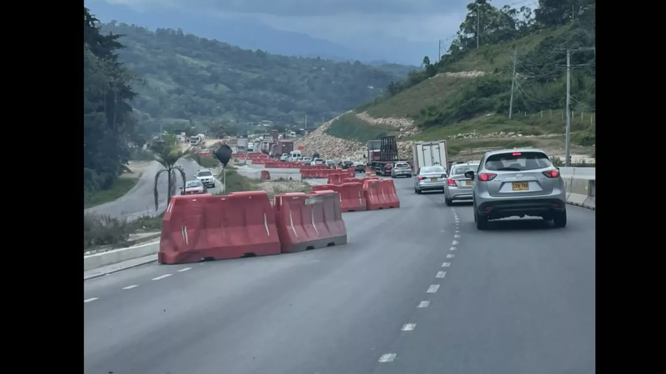 trancón en la vía Bogotá-Girardot