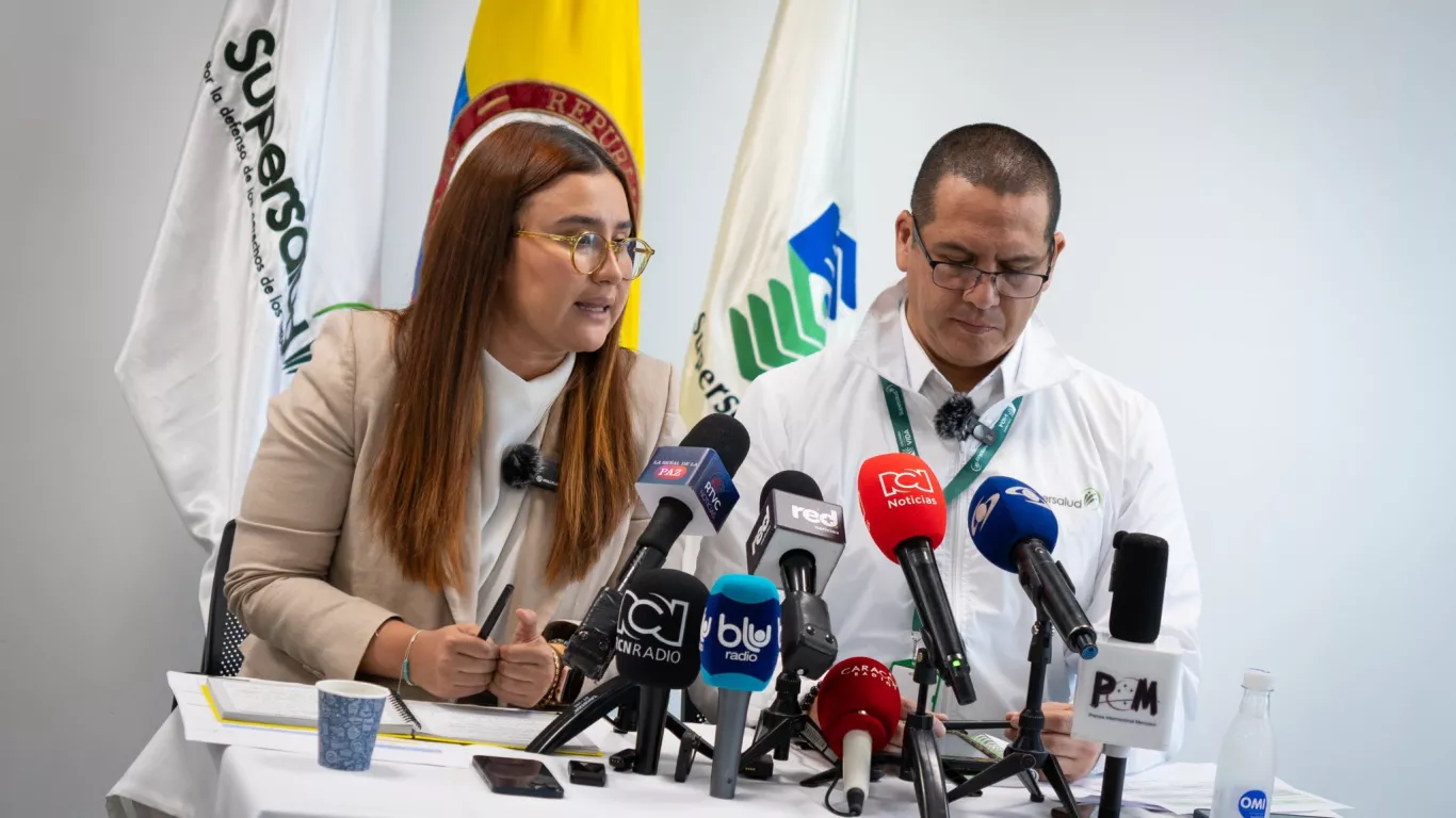 rueda de prensa Cooperativa Coosalud 