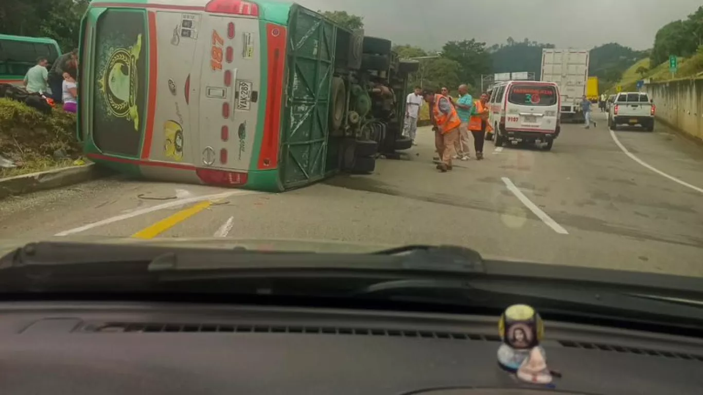 BOGOTÁ LA VEGA ACCIDENTE