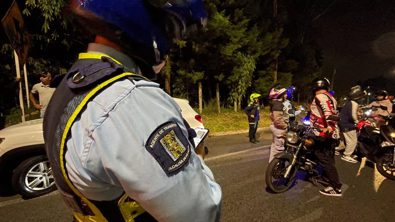 Operativos de las autoridades controlando los piques ilegales
