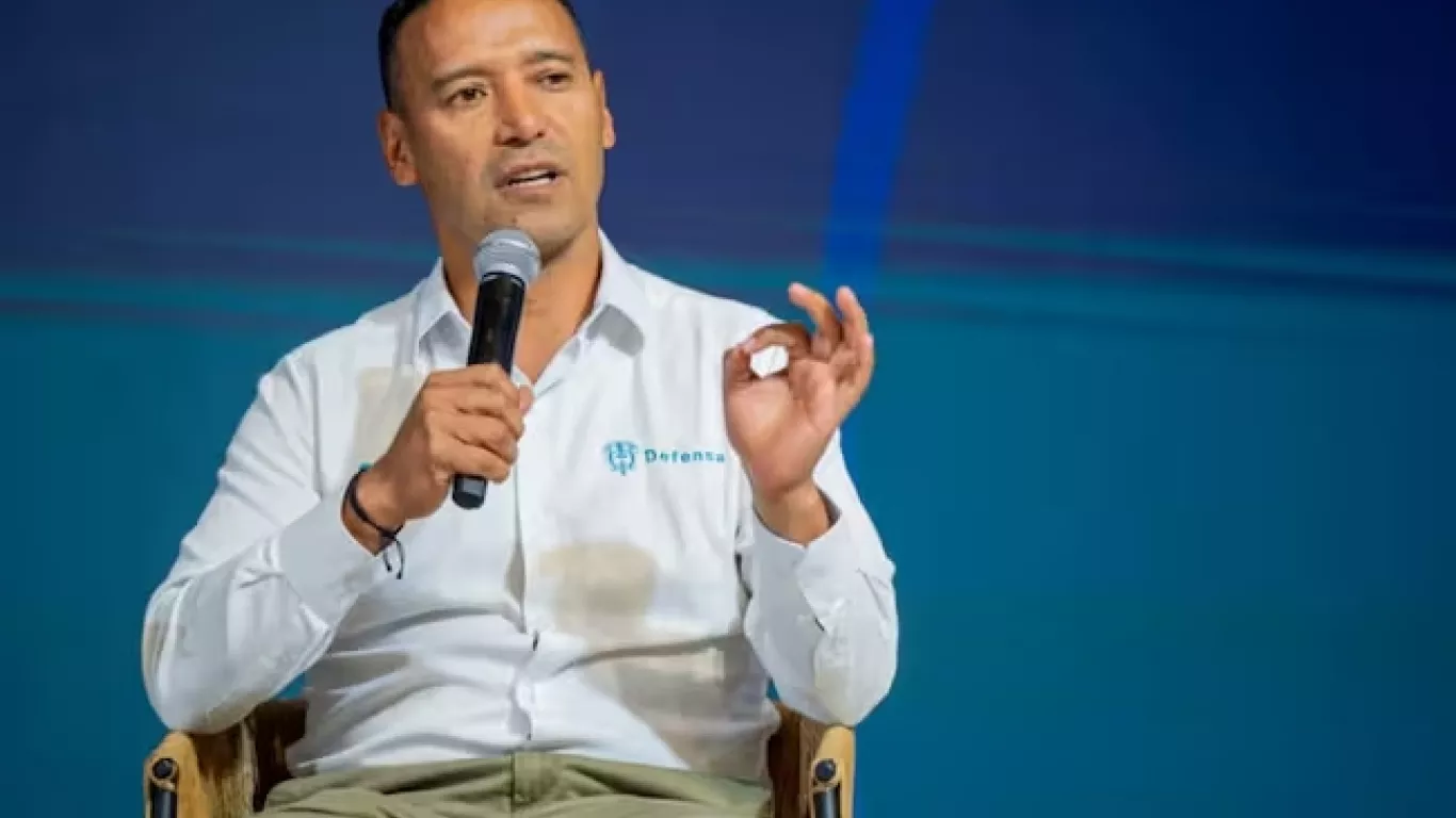 Pedro Sánchez, ministro de Defensa