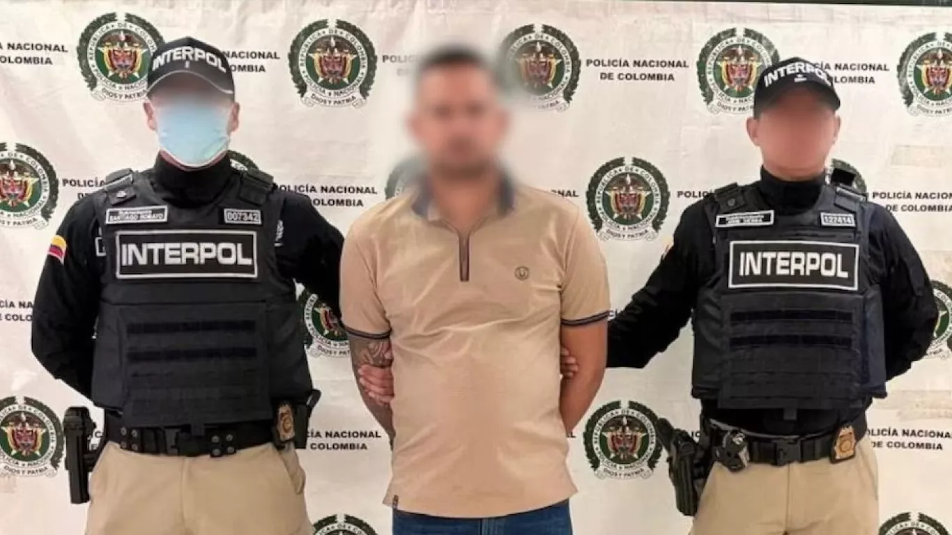 Alias Virolo, capturado tras una operación coordinada entre la Policía Nacional, la Interpol y autoridades venezolanas, era buscado por homicidio, extorsión y hurto agravado - crédito Dijín Policía