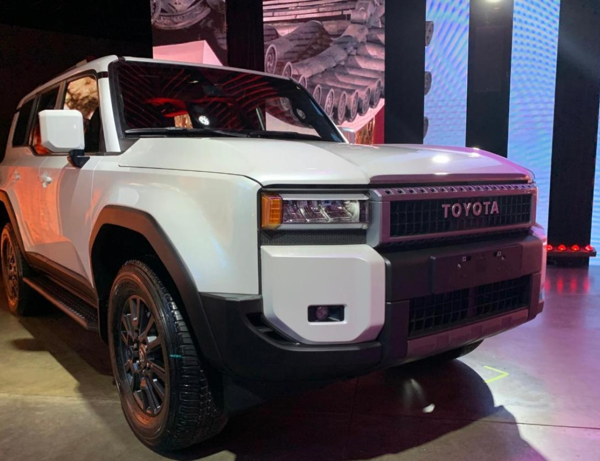  nueva versión de la camioneta Toyota Prado