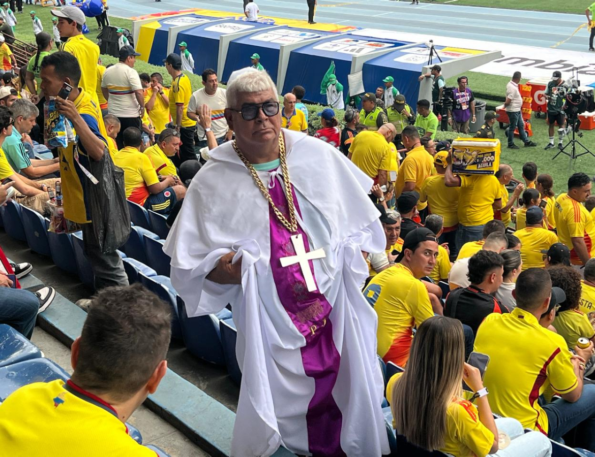 Sacerdote partido Colombia vs Chile 