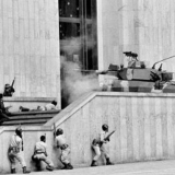 Palacio de Justicia: por no aportar verdad plena, JEP expulsa a tres exmilitares 